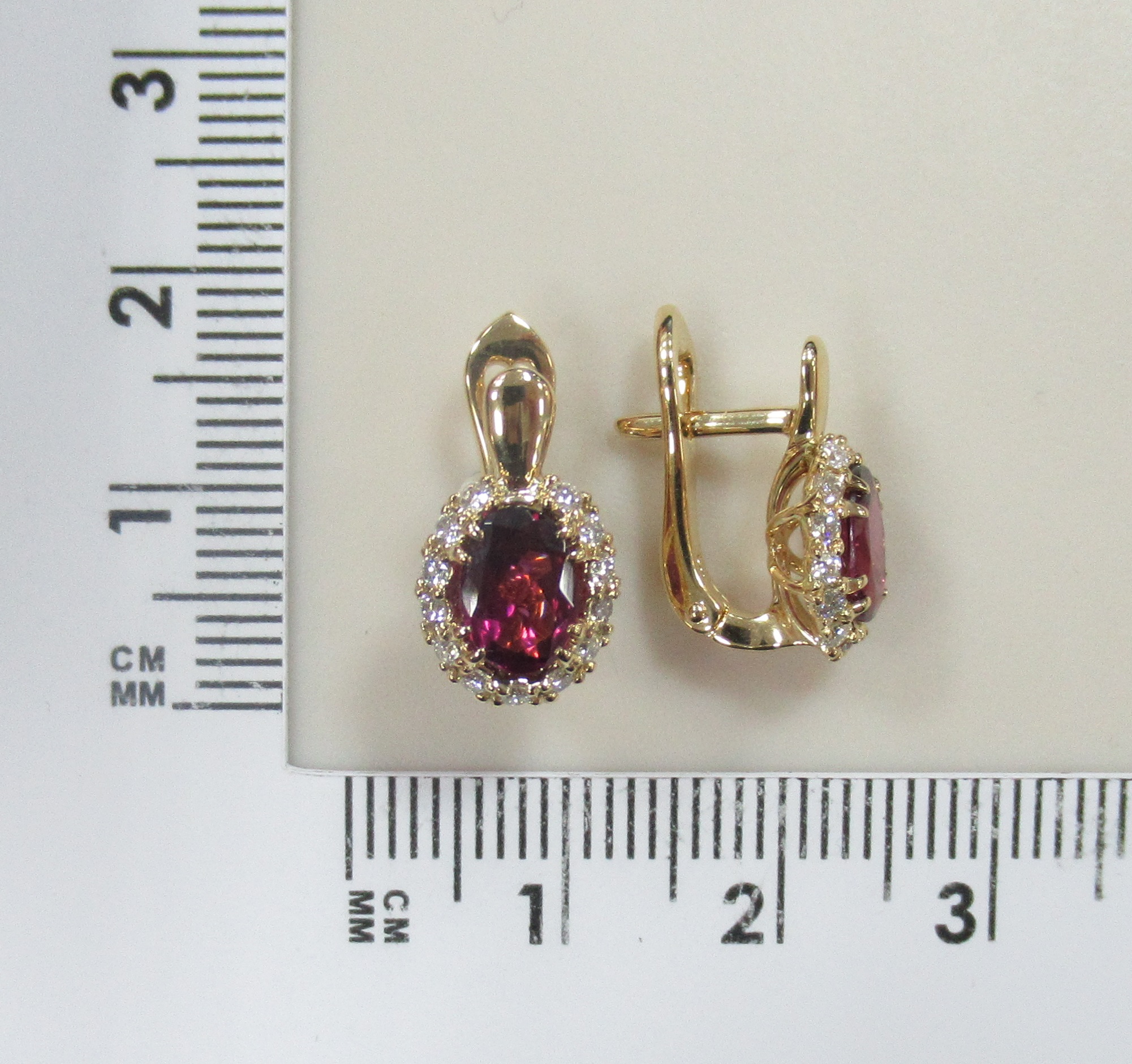 10519-000591 Серьги (Au 750)